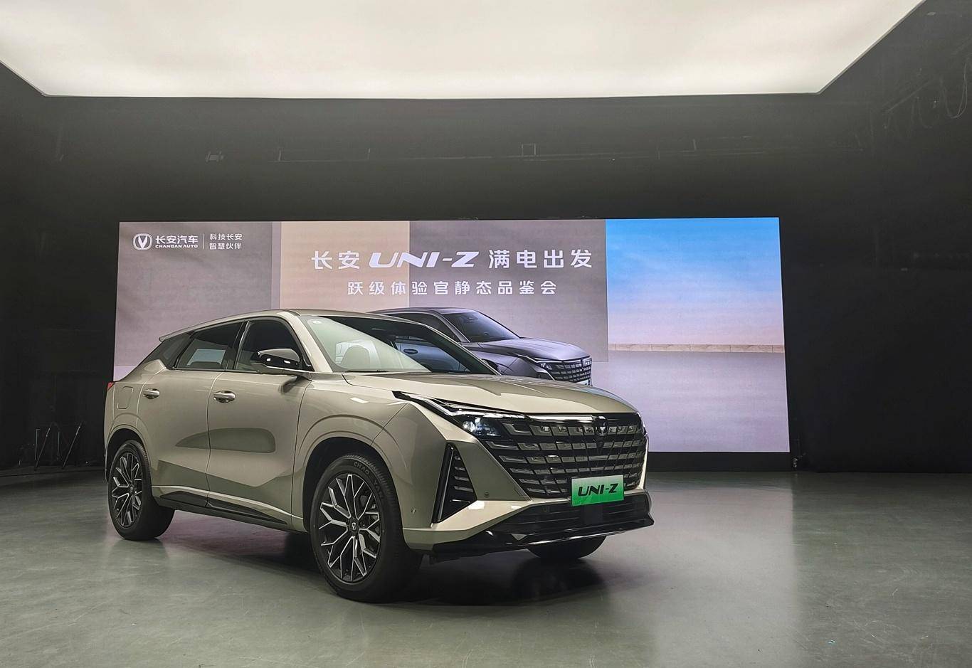 长安UNI-Z新瓶装旧酒，但UNI销量增长“全得靠它”？