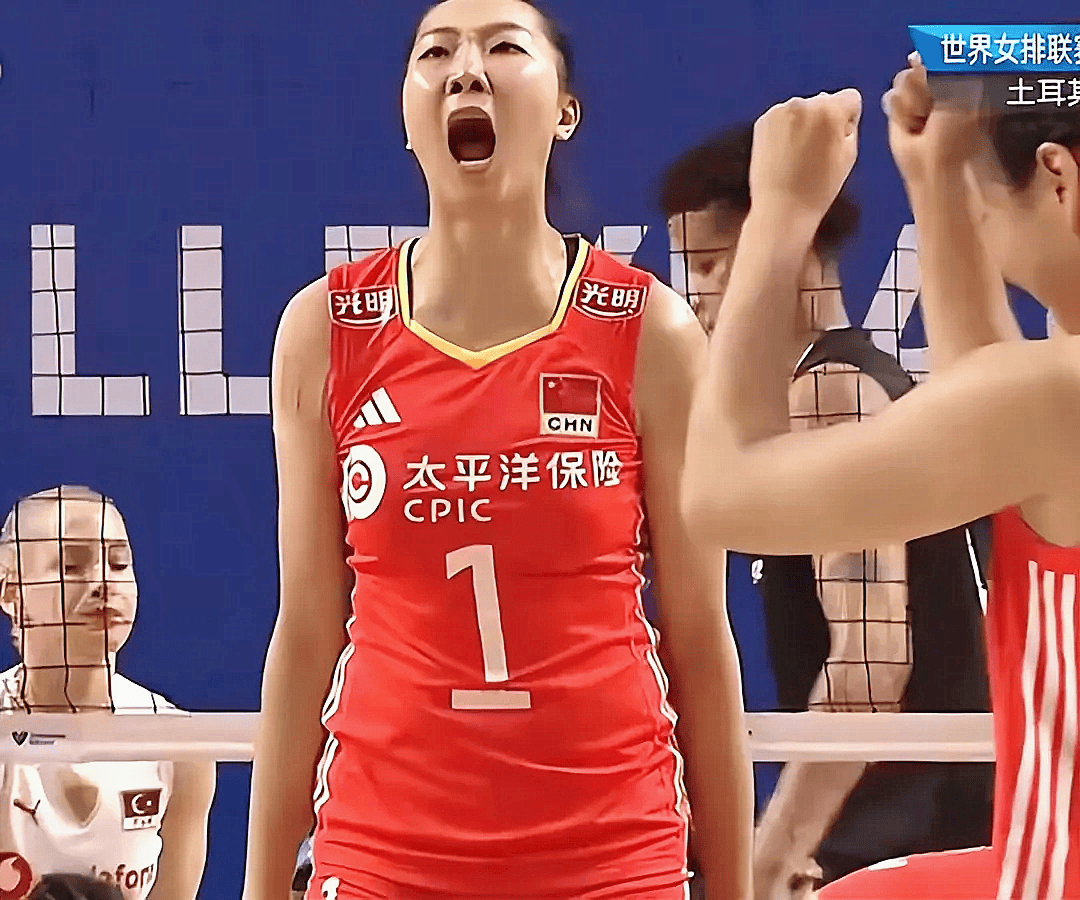 中国女排横扫世界第4！6大功臣出炉，刁琳宇迎反转，蔡斌展望奥运
