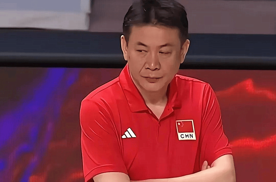 中国女排横扫世界第4！6大功臣出炉，刁琳宇迎反转，蔡斌展望奥运