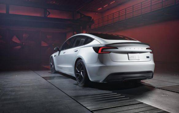 全新Model 3高性能版正式登陆特斯拉中国官网