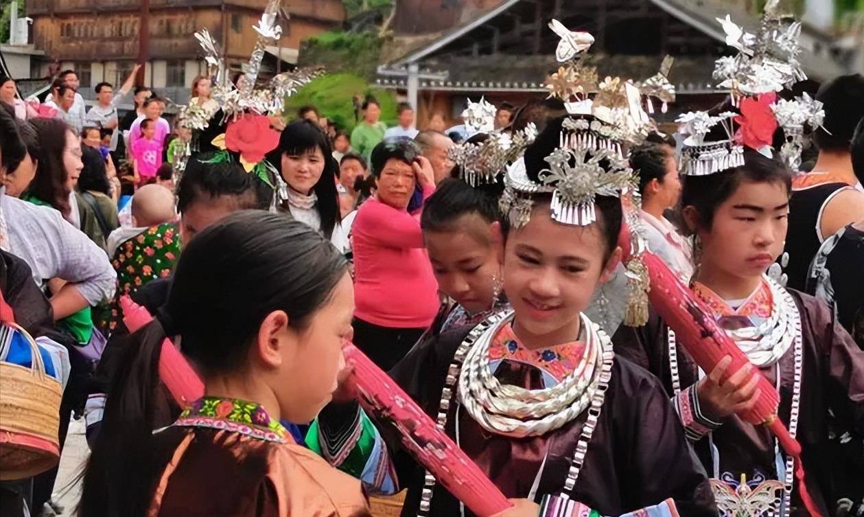 石奶引：16岁因太美被印在人民币上，49岁时方知头像是自己