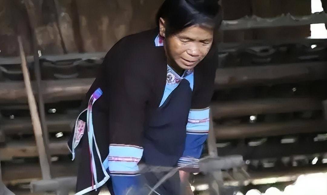 石奶引：16岁因太美被印在人民币上，49岁时方知头像是自己
