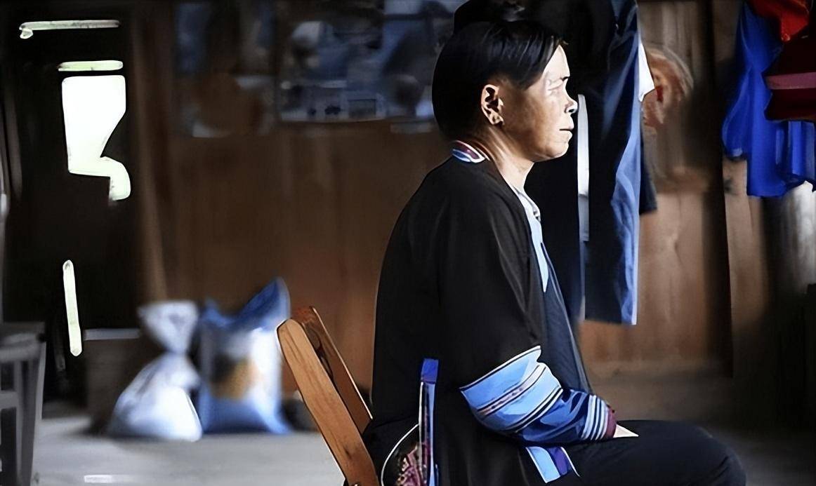 石奶引：16岁因太美被印在人民币上，49岁时方知头像是自己