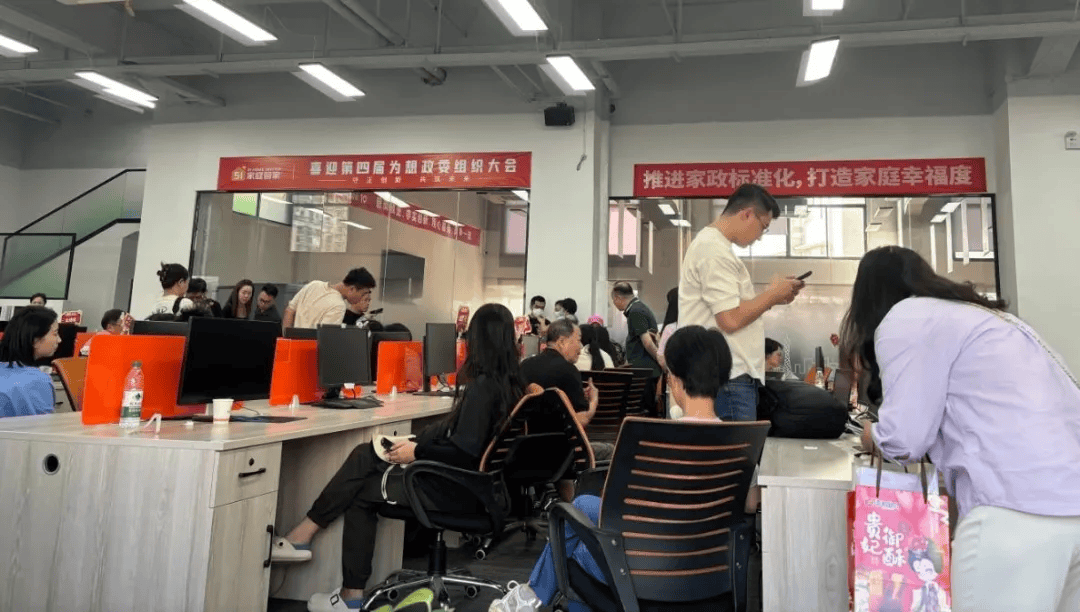 突然被曝倒闭！上海也有门店！消费者要求退款，有人刚充10万元！