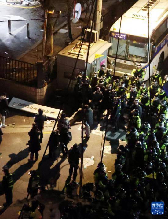 韩国大法院：尹锡悦支持者闯入法院进行破坏为挑衅法治